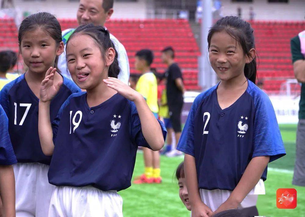 
贵州“足协杯”青少年足球联赛：这个暑期 让汗水为拼搏而流_BJL平台中国(图3)